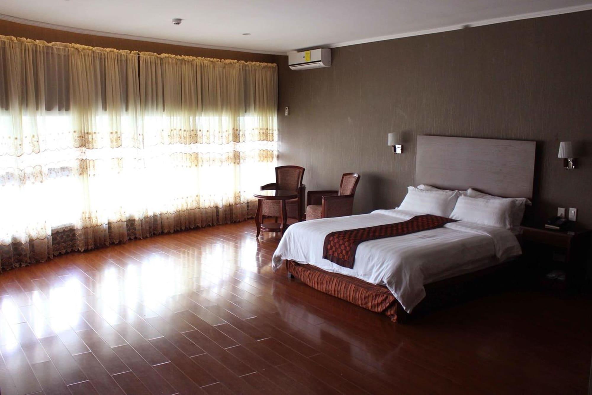 Baguio Crown Legacy Hotel Baguio City Bagian luar foto
