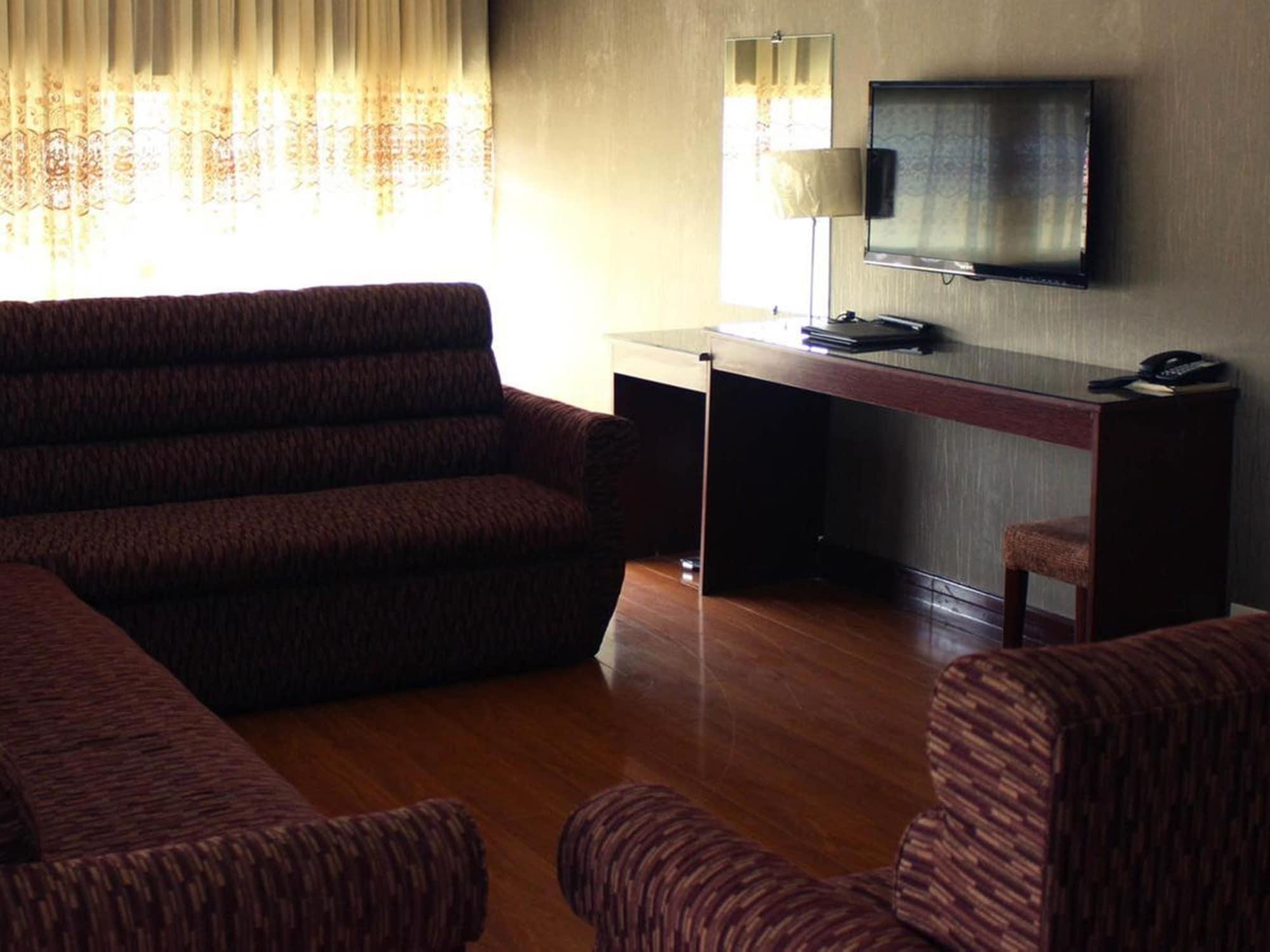 Baguio Crown Legacy Hotel Baguio City Bagian luar foto